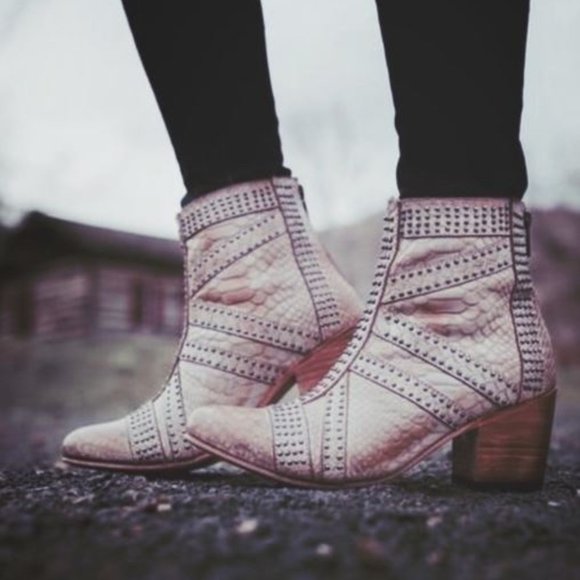 Freebird Nelle Leather Studded Ankle Boots - Picture 2 of 5